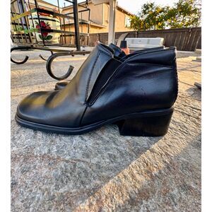 Bandolino Black Leather Block Heel Ankle Boots – Size 9M
